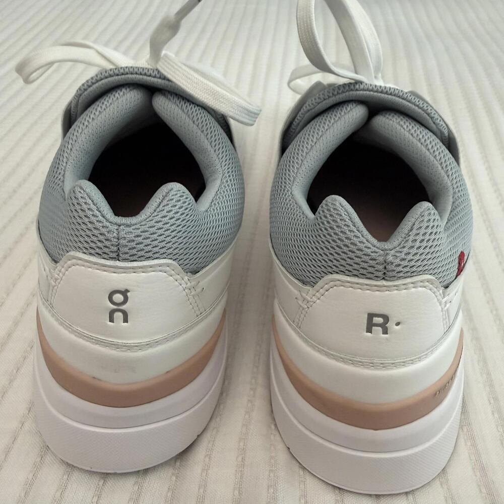 On The Roger Advantage Tennis Sneakers White/Rosehip Women’s 11 New - Picture 5 of 9